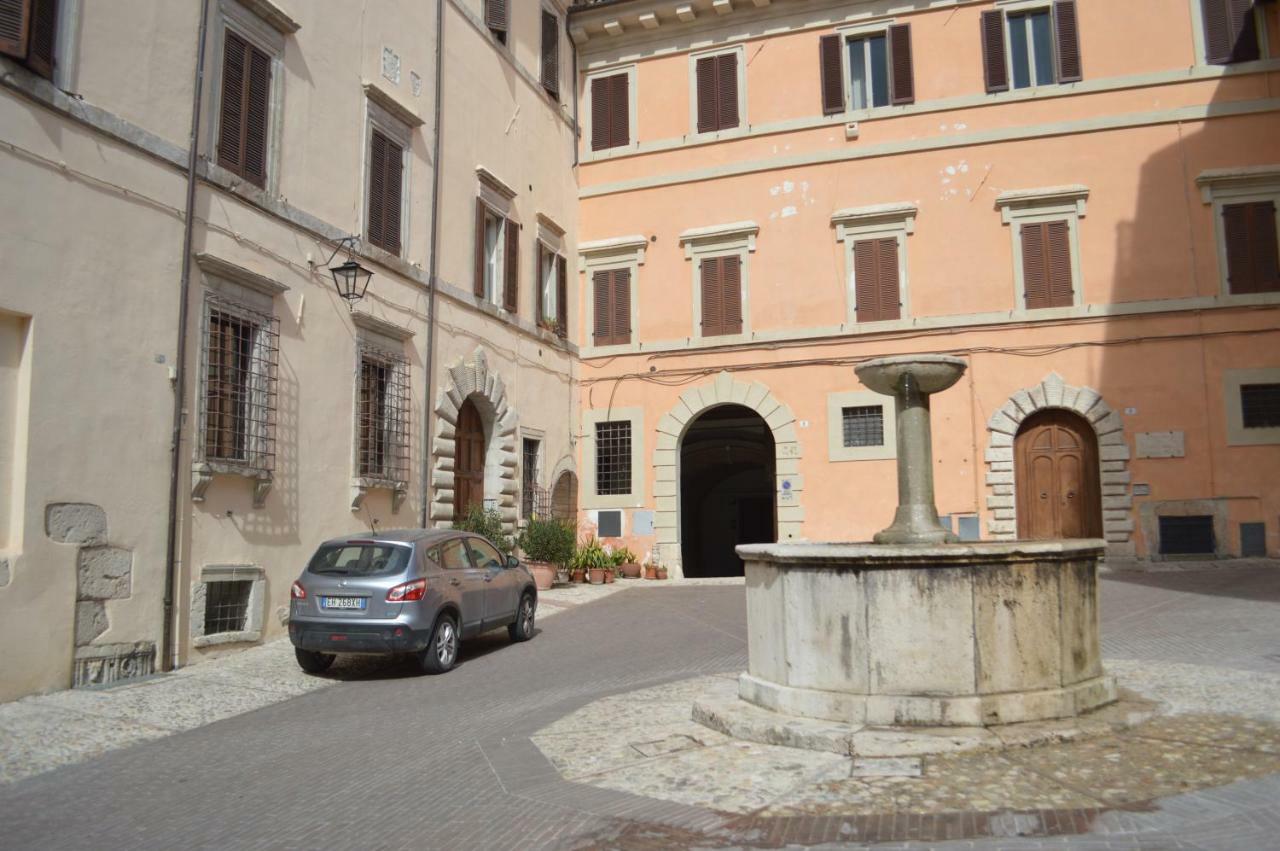 Appartamento In Centro Spoleto Exterior foto