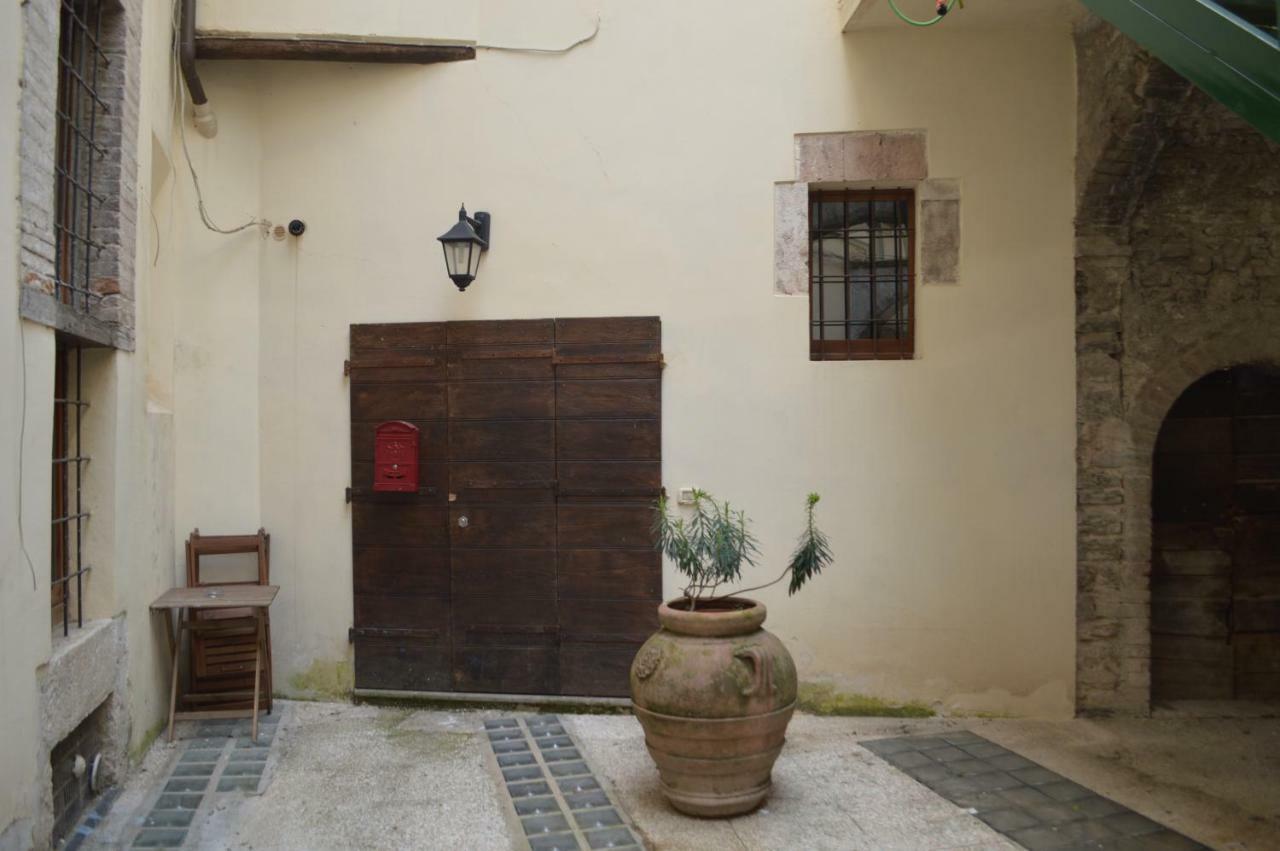 Appartamento In Centro Spoleto Exterior foto